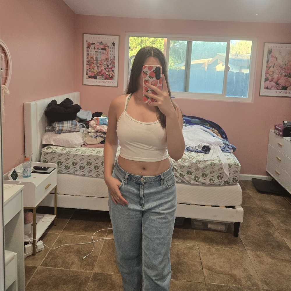 Aerie White Workout Tank – Size Small (Built-In Bra)